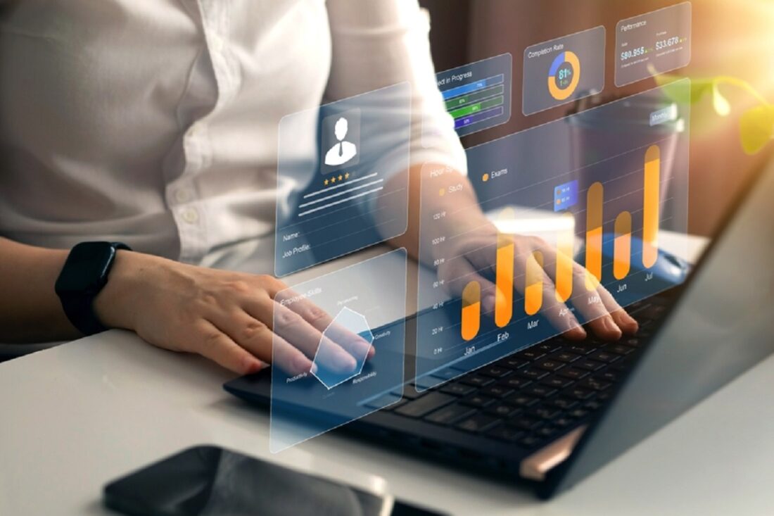 Advisor,Using,Employee-kpi,Dashboard,On,Screen.,Empoyee,Profile,Dashboard,And