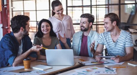 Trendy na trhu práce 2026: Jak udržet talenty a reagovat na rychlé změny?