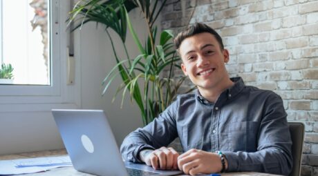 Jak podnikat před dosažením zletilosti?