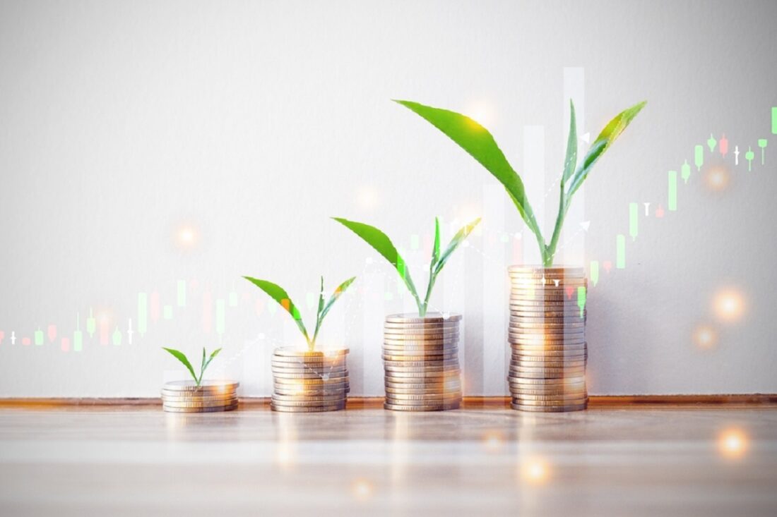 Plant,On,Coin,Stack,Growing,And,Family,Icon,Over,Green