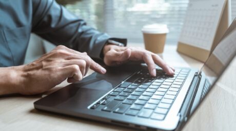 Přehledy o příjmech a výdajích pro ČSSZ a zdravotní pojišťovnu v roce 2026