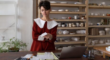 Paragon, nebo faktura: Jaké doklady musíte vystavit zákazníkům?