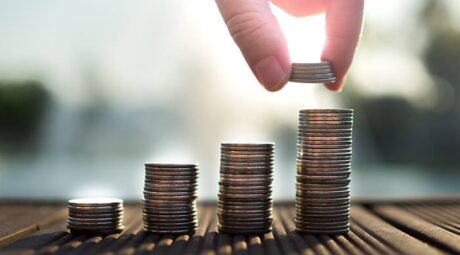 Minimální mzda vzrostla na 12 200 korun. Co to pro podnikatele znamená?